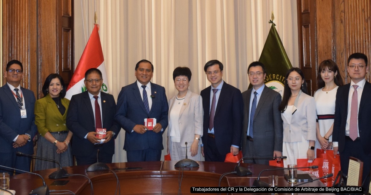 Imagen de la reuni&oacute;n con la comisi&oacute;n de arbitraje de Beijing