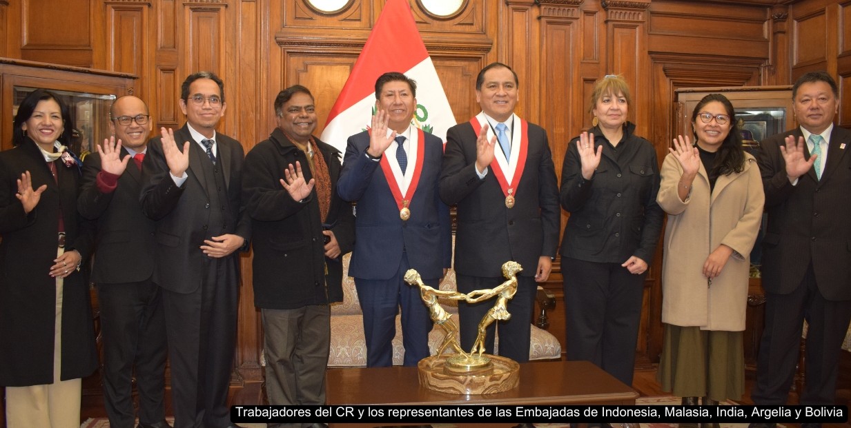 Imagen de la reuni&oacute;n con los embajadores