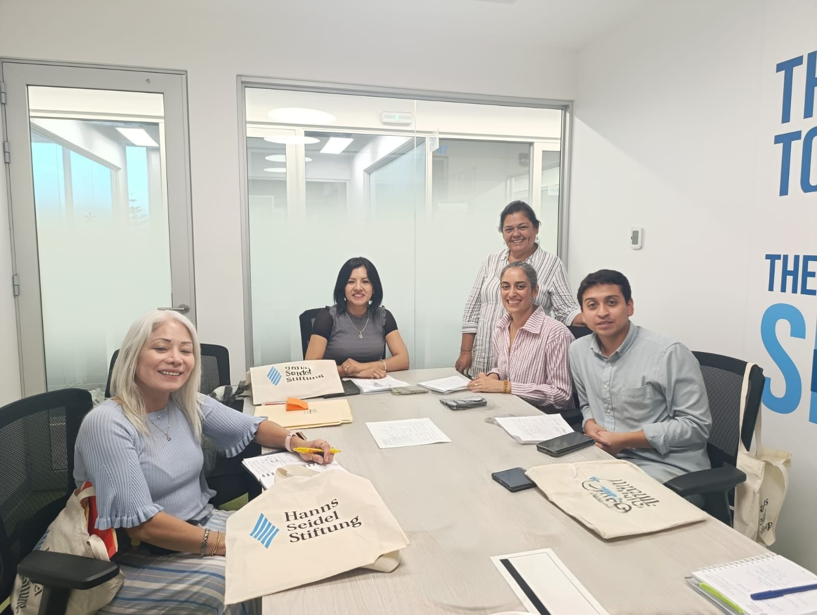 Imagen de la reuni&oacute;n con representantes de Hanns-Seidel-Stiftung