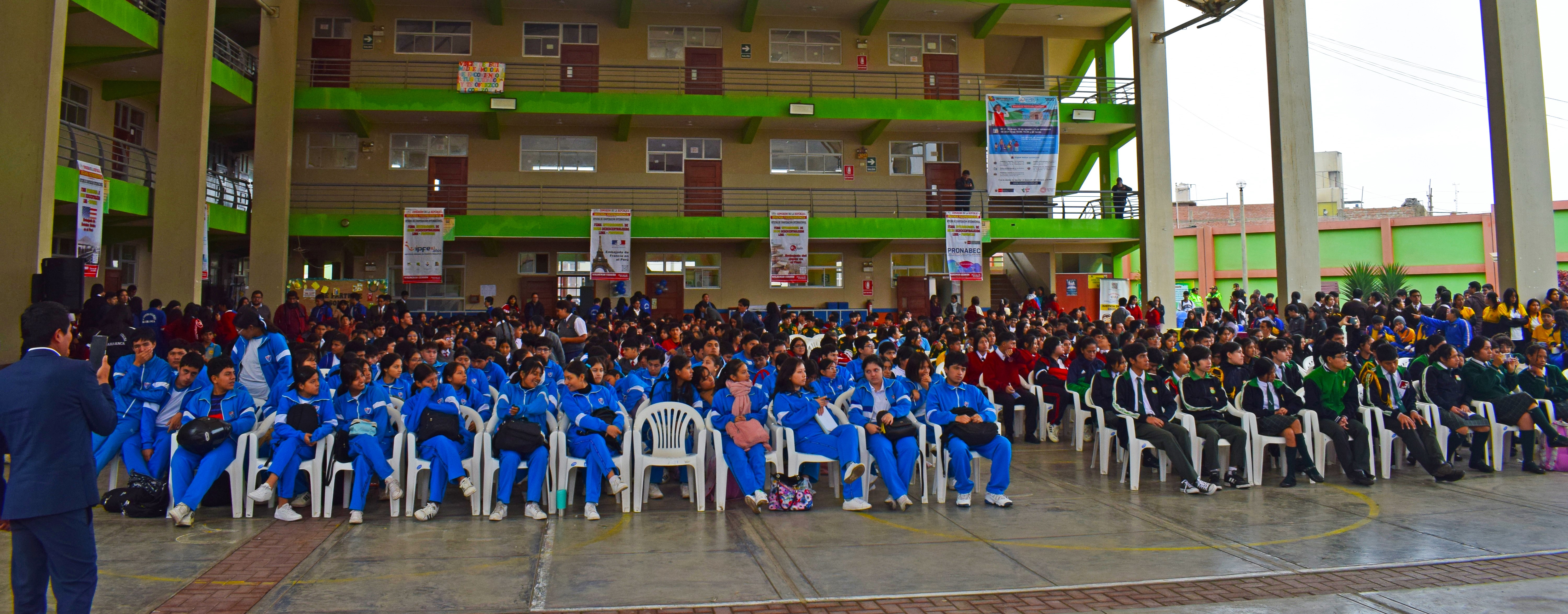 FERIA DE BECAS ALUMNOS