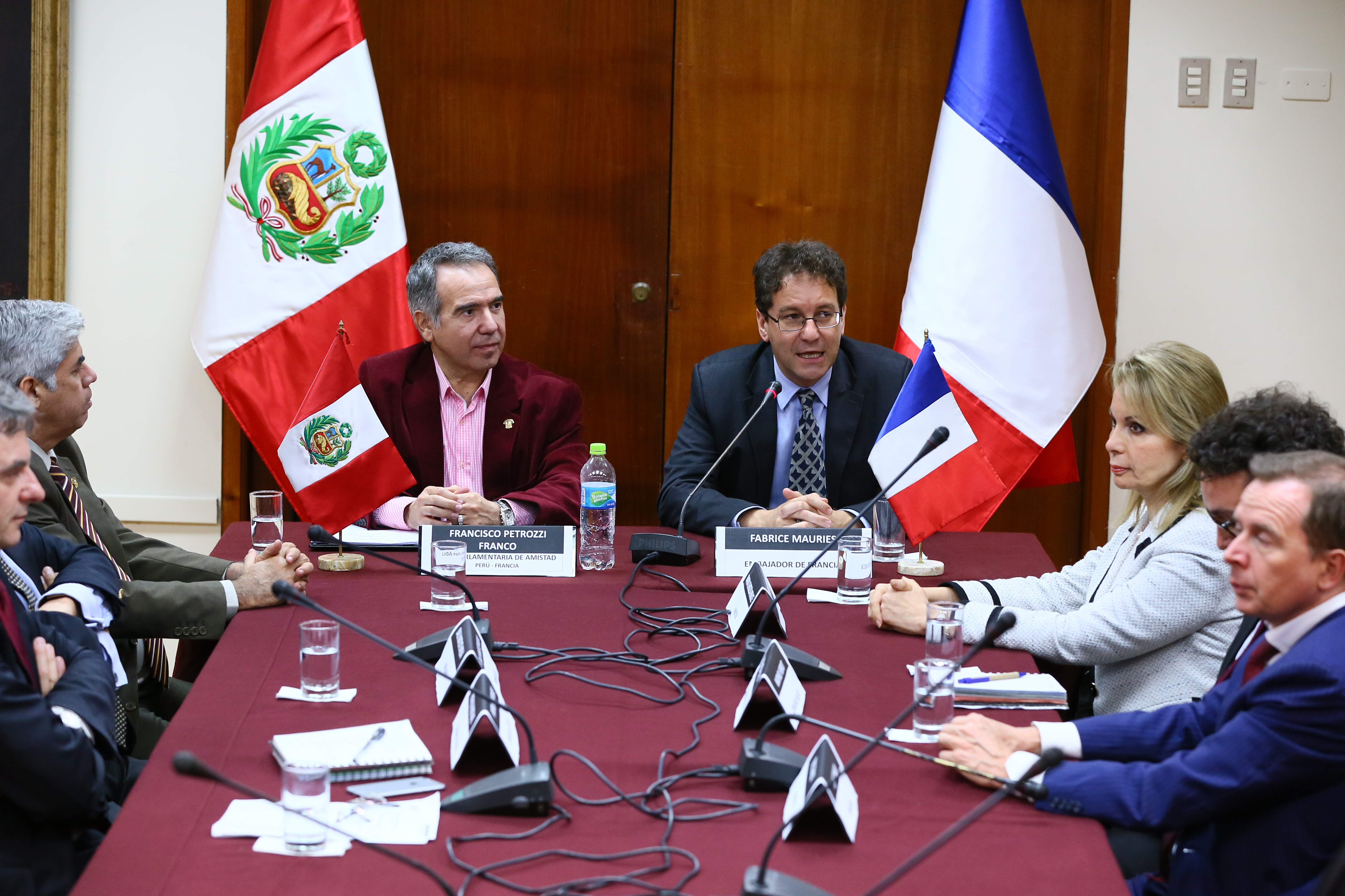 Sesi&oacute;n Per&uacute; - Francia